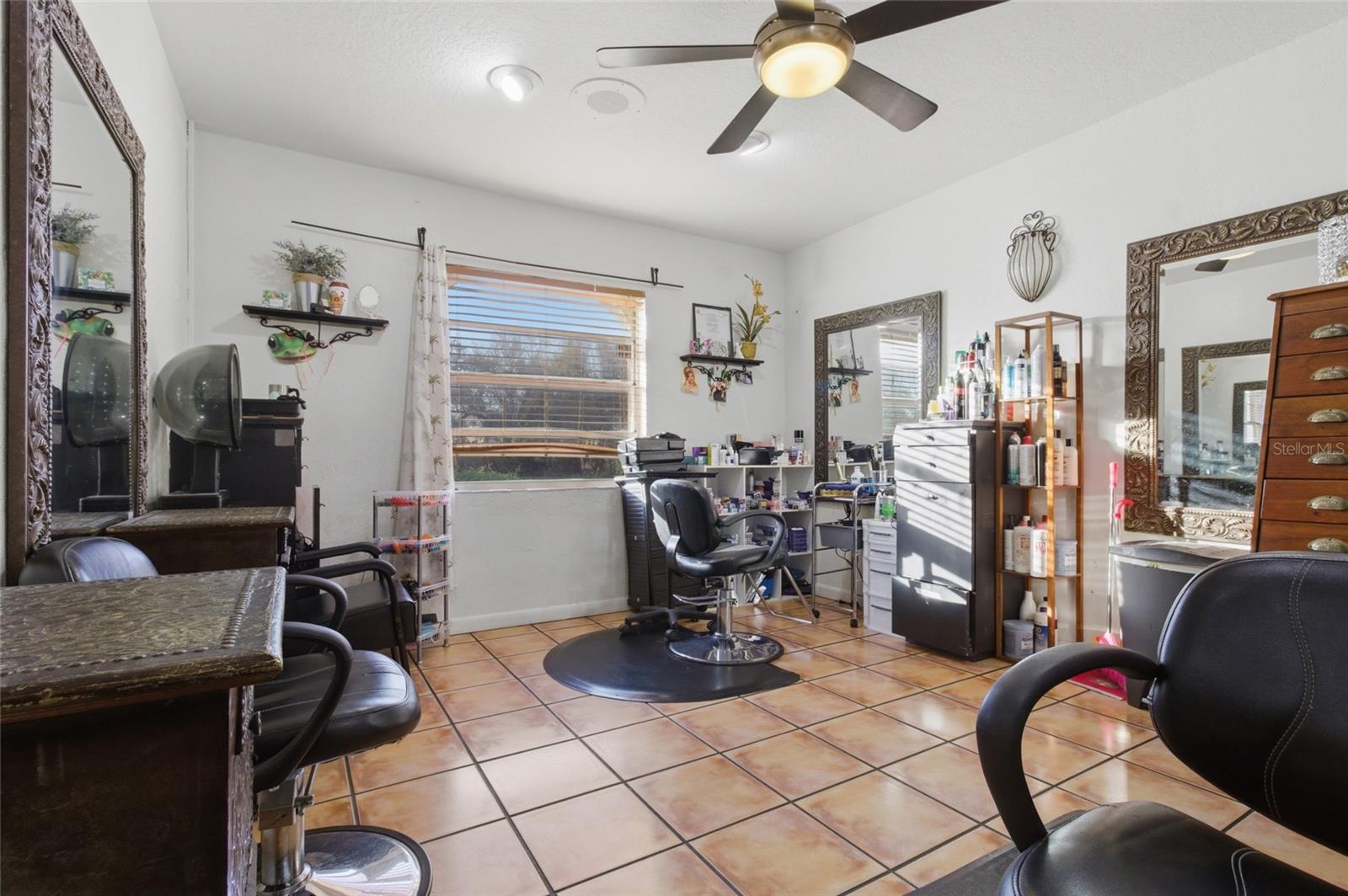 9729 N ARMENIA AVE, TAMPA, FL, 33612