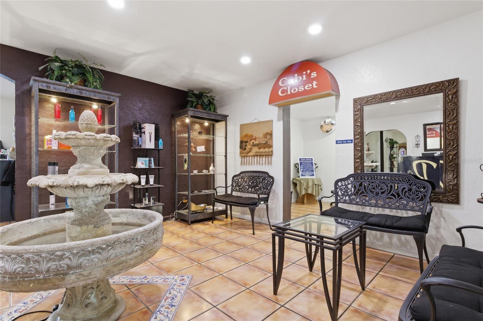 9729 N ARMENIA AVE, TAMPA, FL, 33612