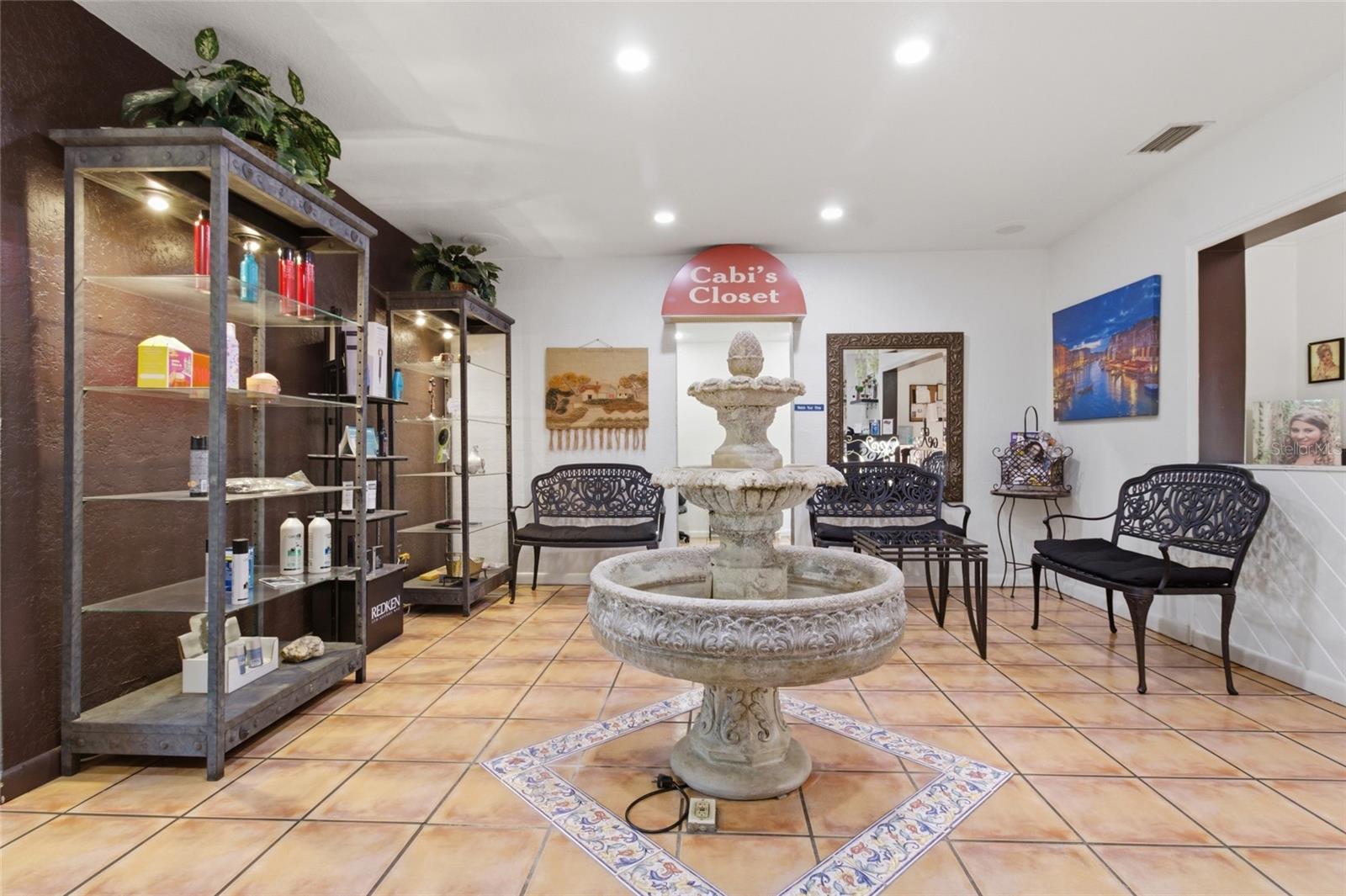 9729 N ARMENIA AVE, TAMPA, FL, 33612