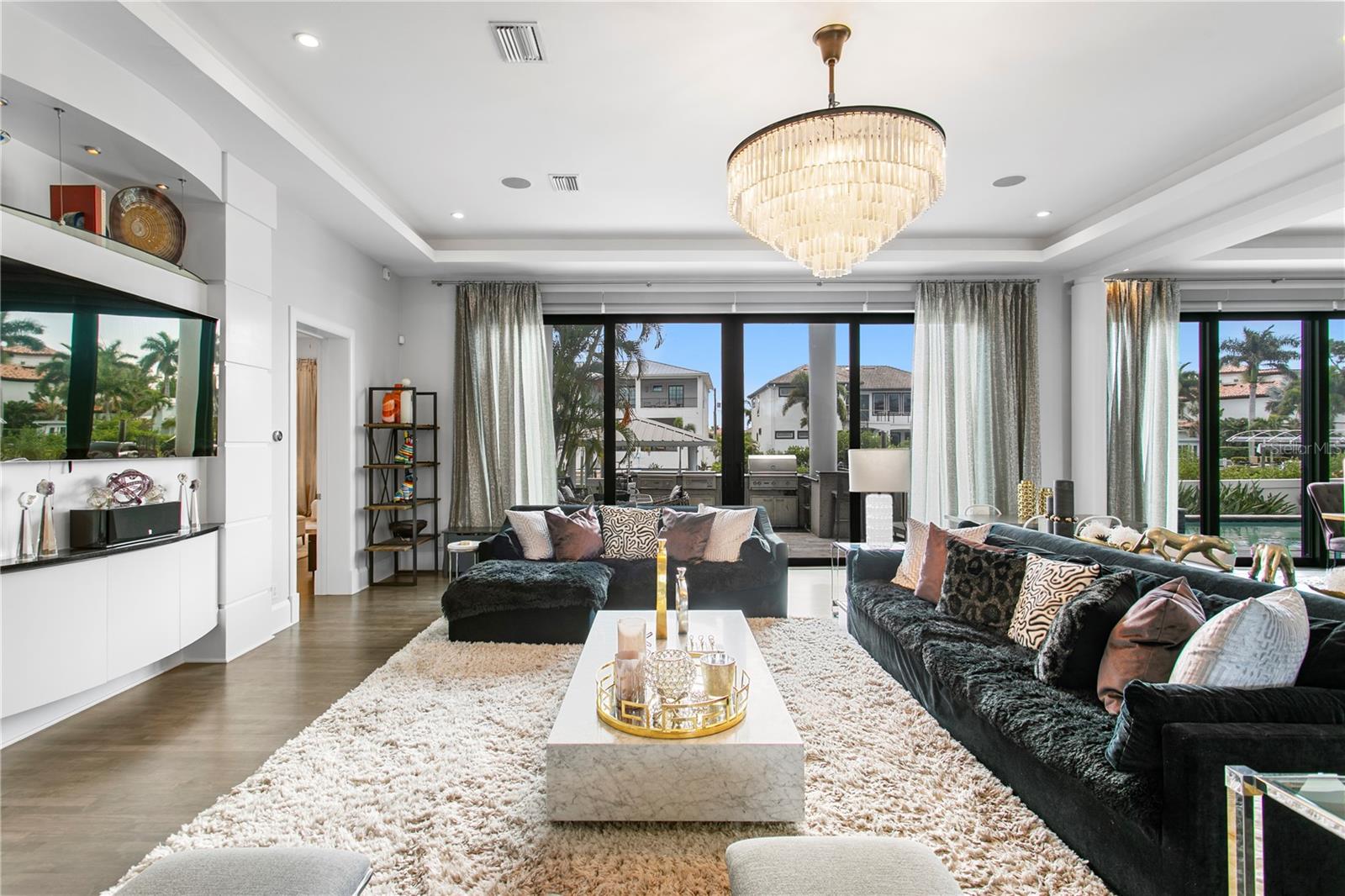 2 SANDPIPER RD, TAMPA, FL, 33609