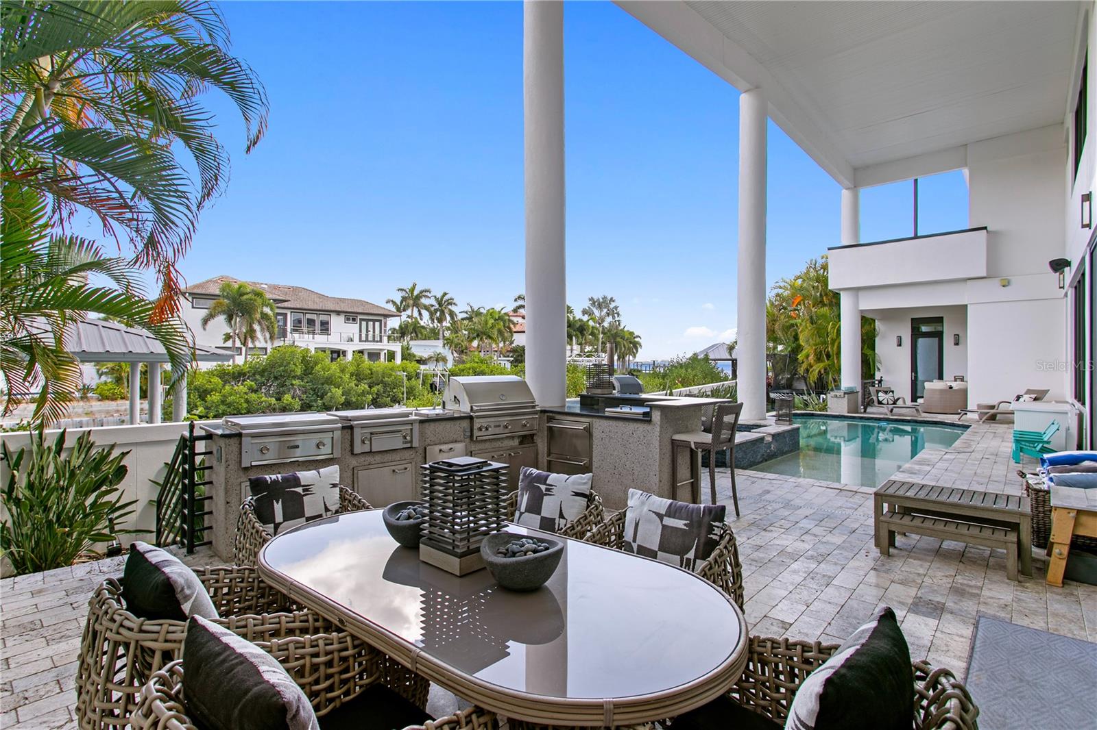 2 SANDPIPER RD, TAMPA, FL, 33609