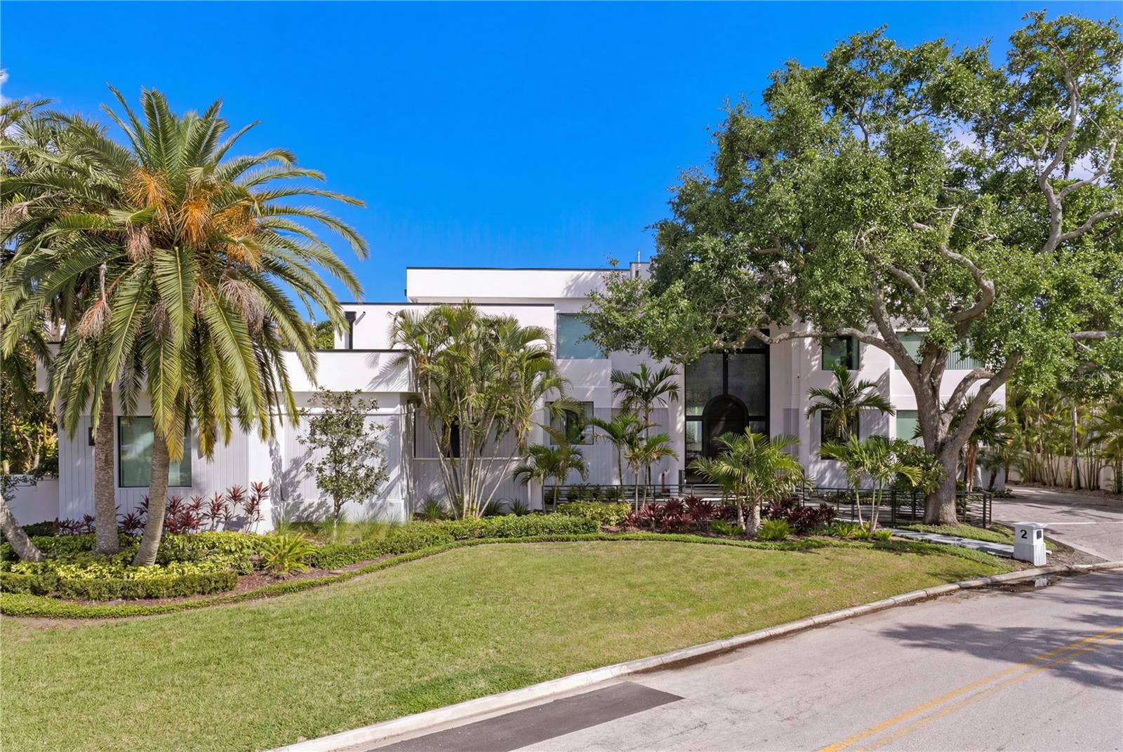 2 SANDPIPER RD, TAMPA, FL, 33609