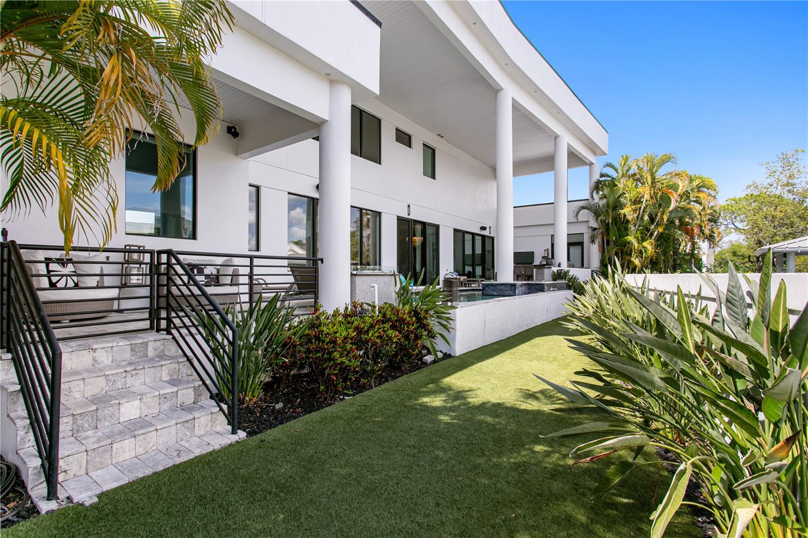 2 SANDPIPER RD, TAMPA, FL, 33609