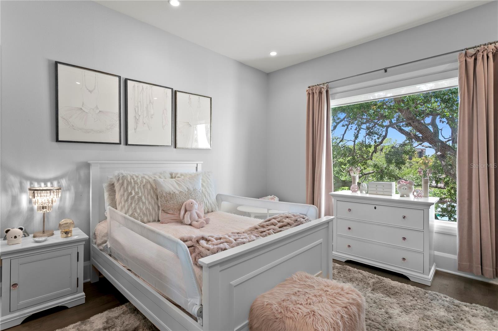 2 SANDPIPER RD, TAMPA, FL, 33609