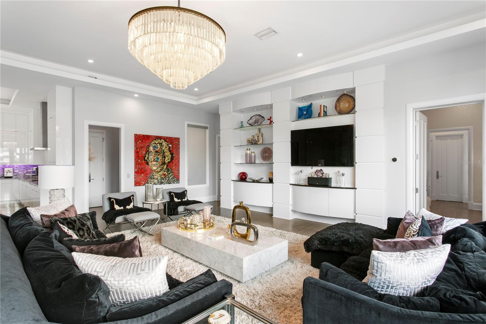 2 SANDPIPER RD, TAMPA, FL, 33609