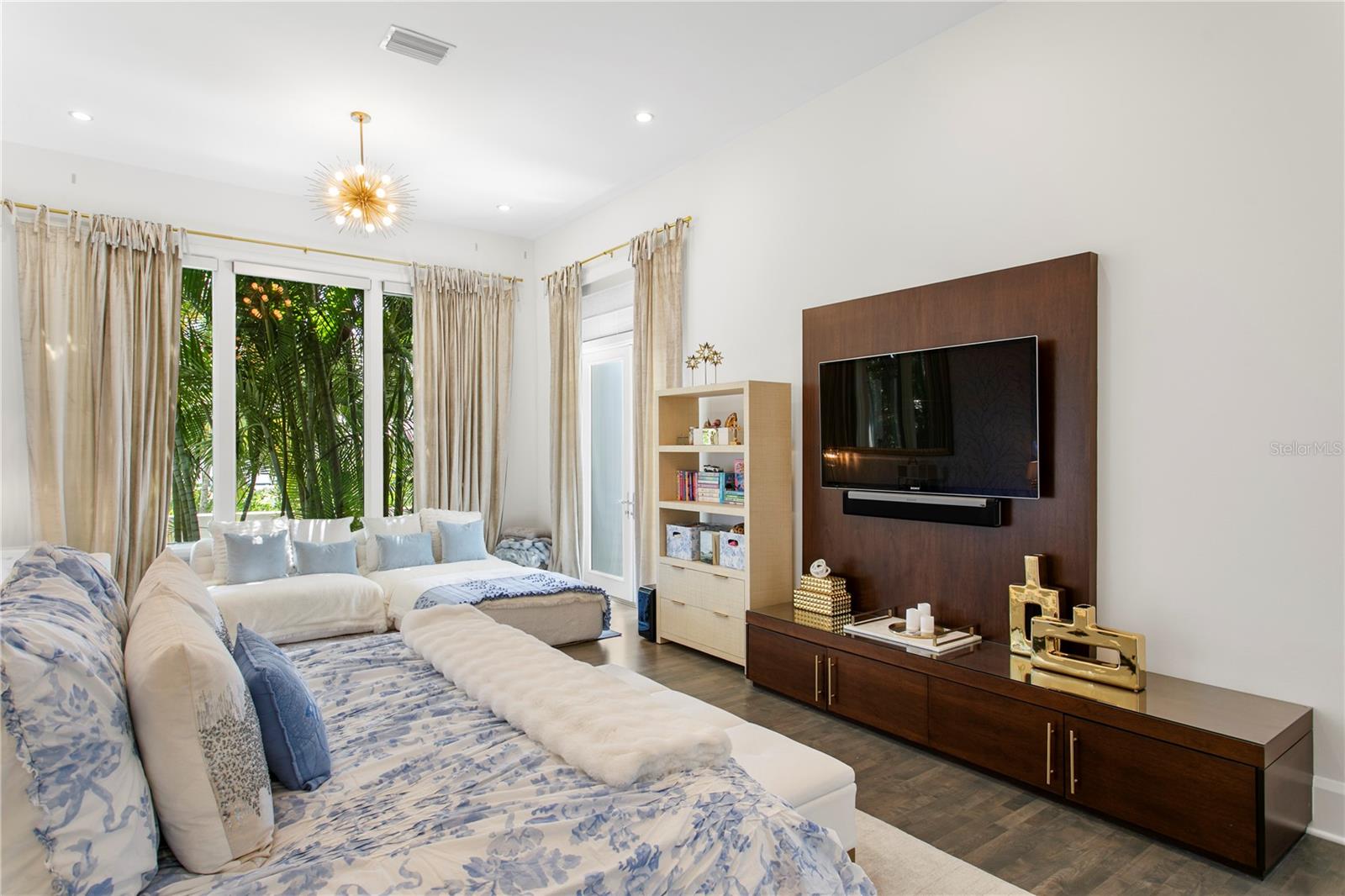 2 SANDPIPER RD, TAMPA, FL, 33609