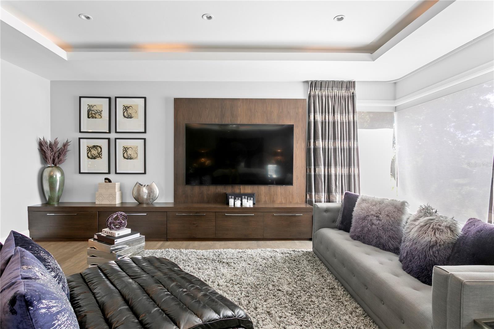 2 SANDPIPER RD, TAMPA, FL, 33609