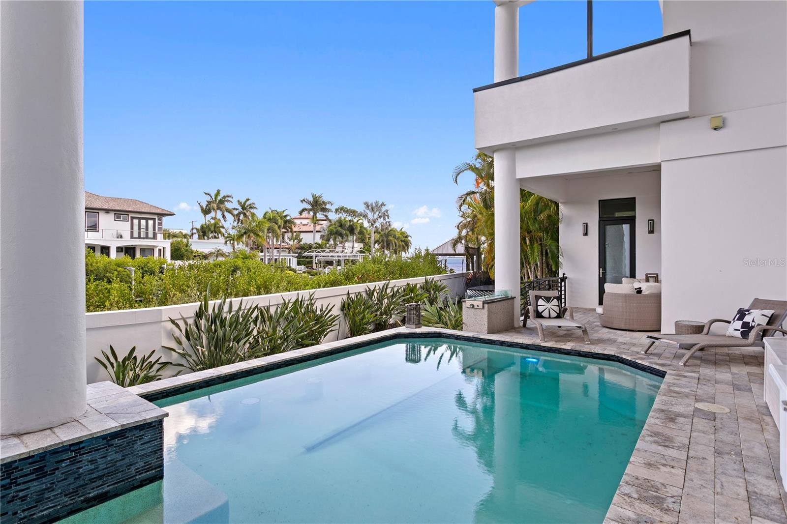 2 SANDPIPER RD, TAMPA, FL, 33609