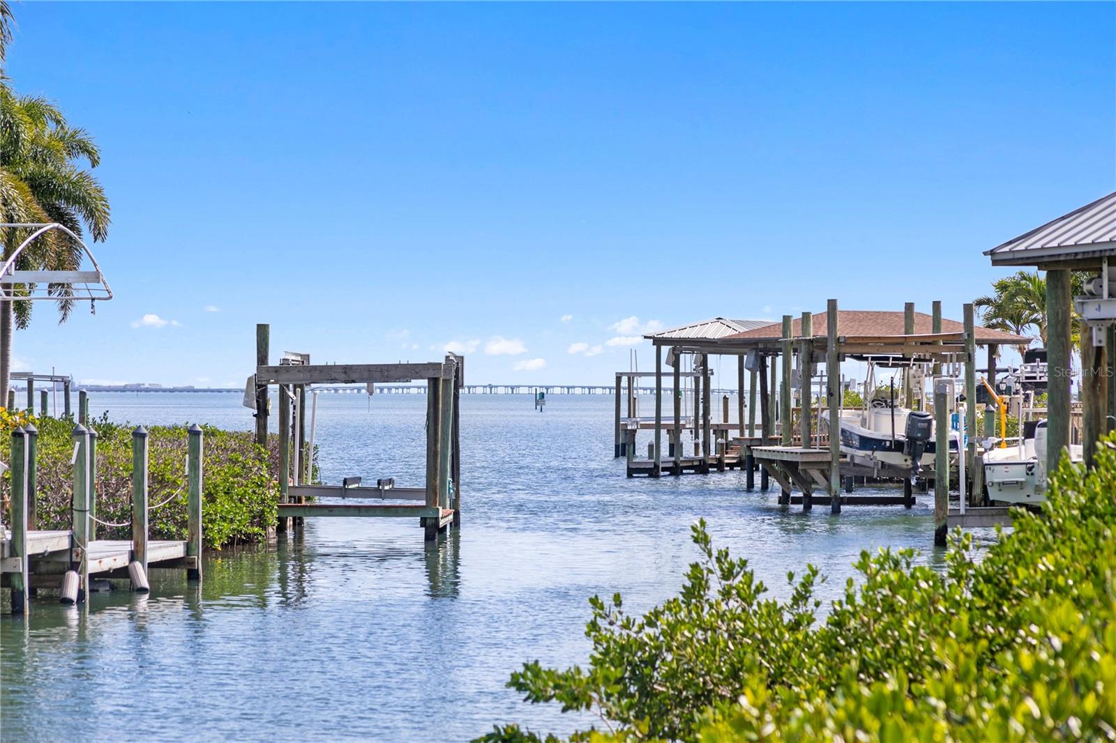 2 SANDPIPER RD, TAMPA, FL, 33609