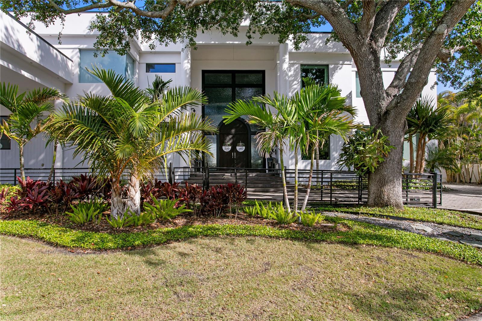 2 SANDPIPER RD, TAMPA, FL, 33609