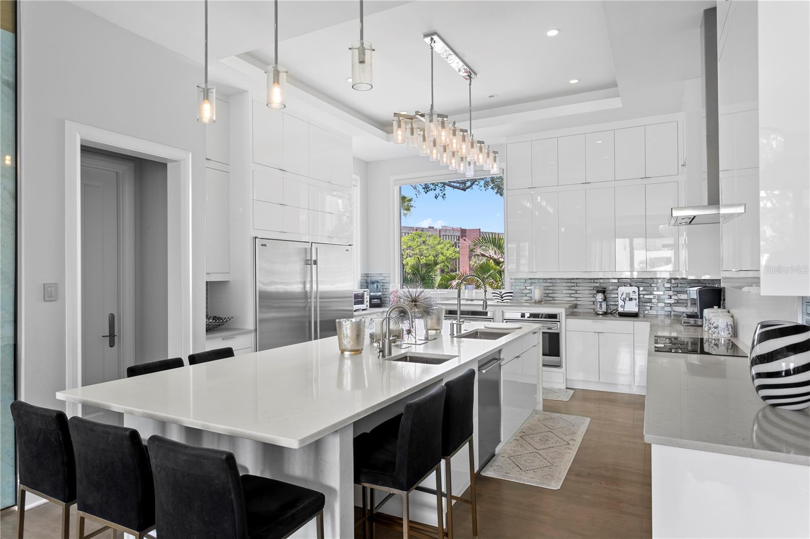 2 SANDPIPER RD, TAMPA, FL, 33609