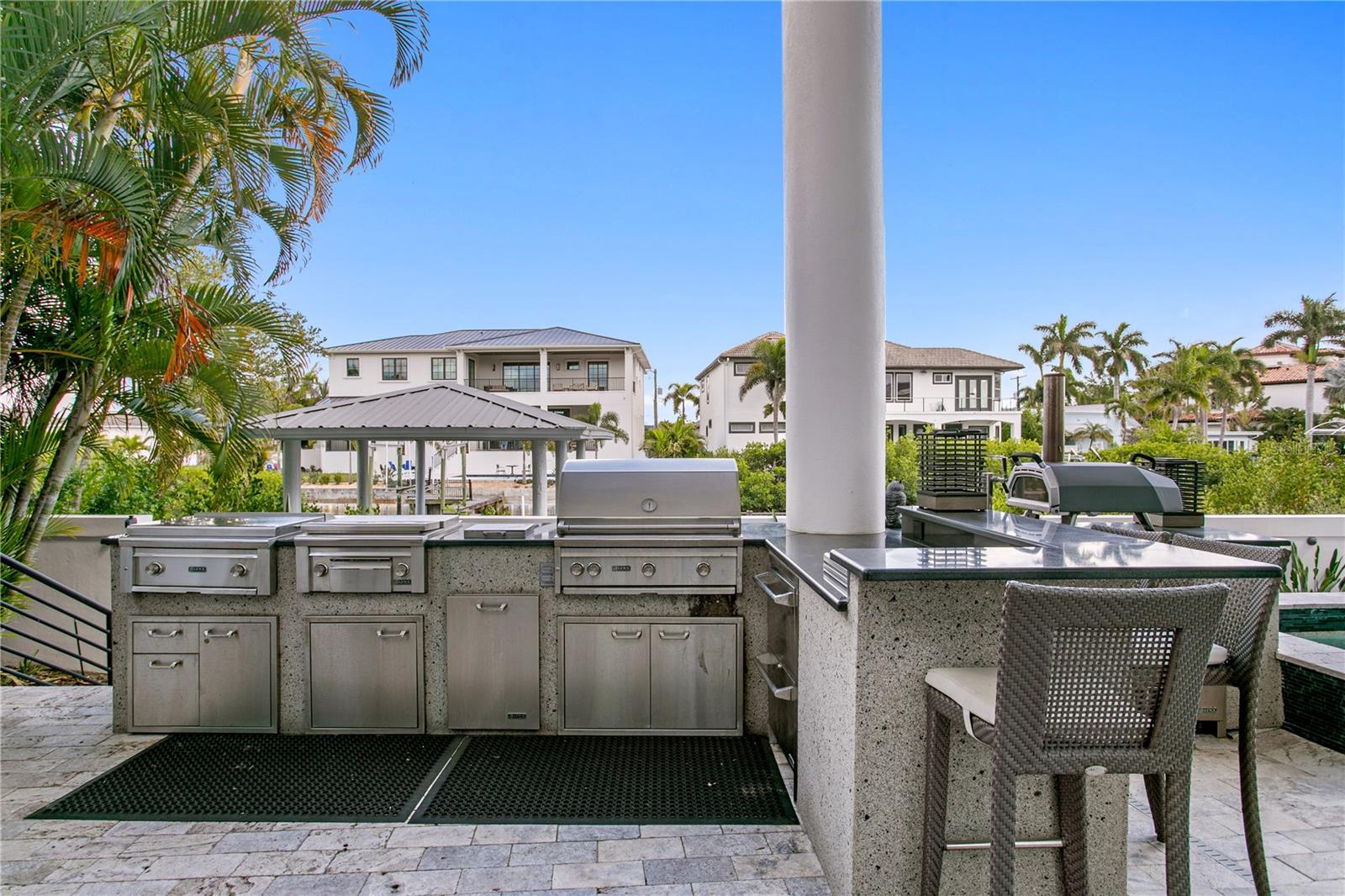 2 SANDPIPER RD, TAMPA, FL, 33609