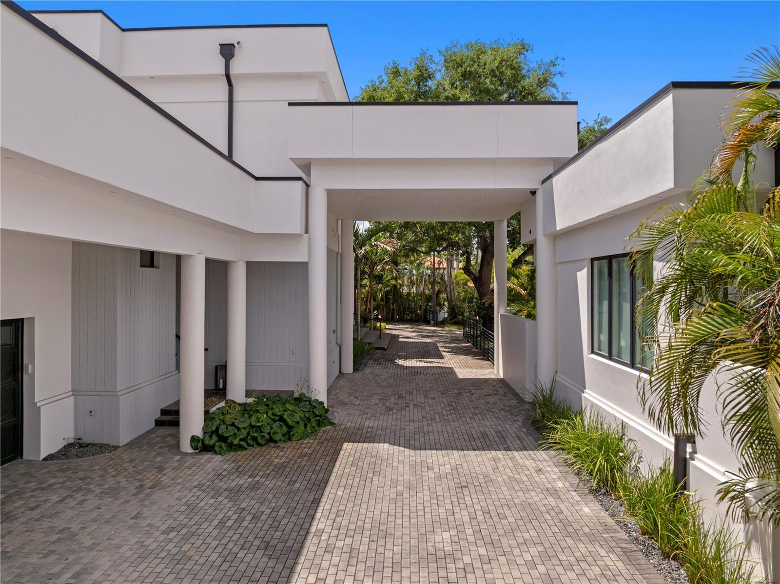 2 SANDPIPER RD, TAMPA, FL, 33609