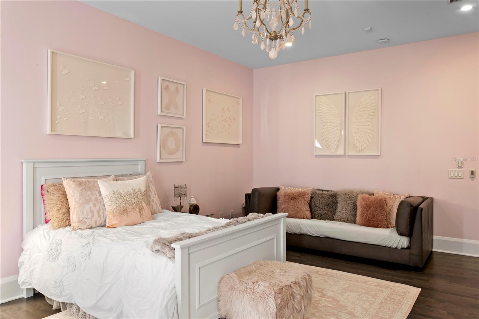 2 SANDPIPER RD, TAMPA, FL, 33609