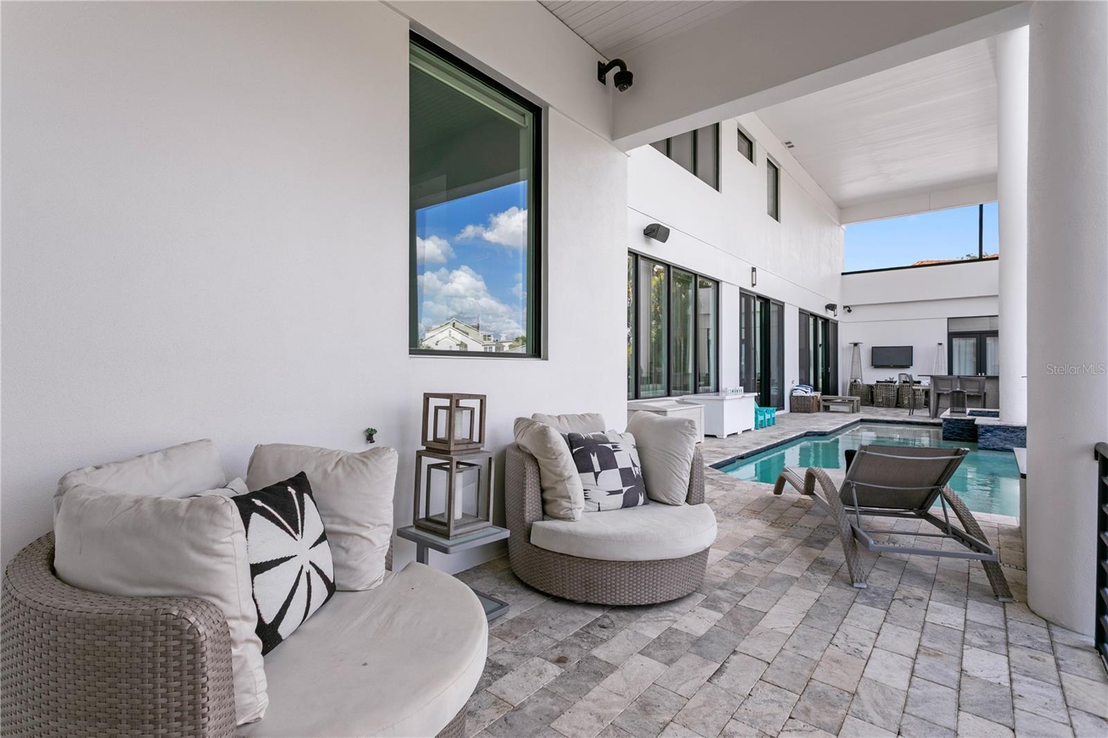 2 SANDPIPER RD, TAMPA, FL, 33609