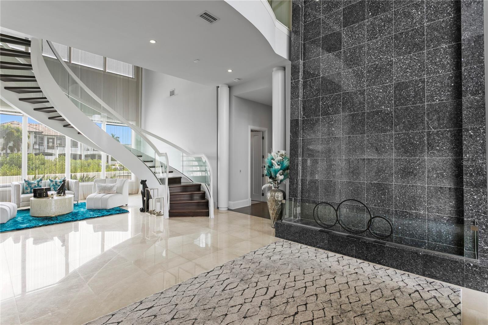 2 SANDPIPER RD, TAMPA, FL, 33609