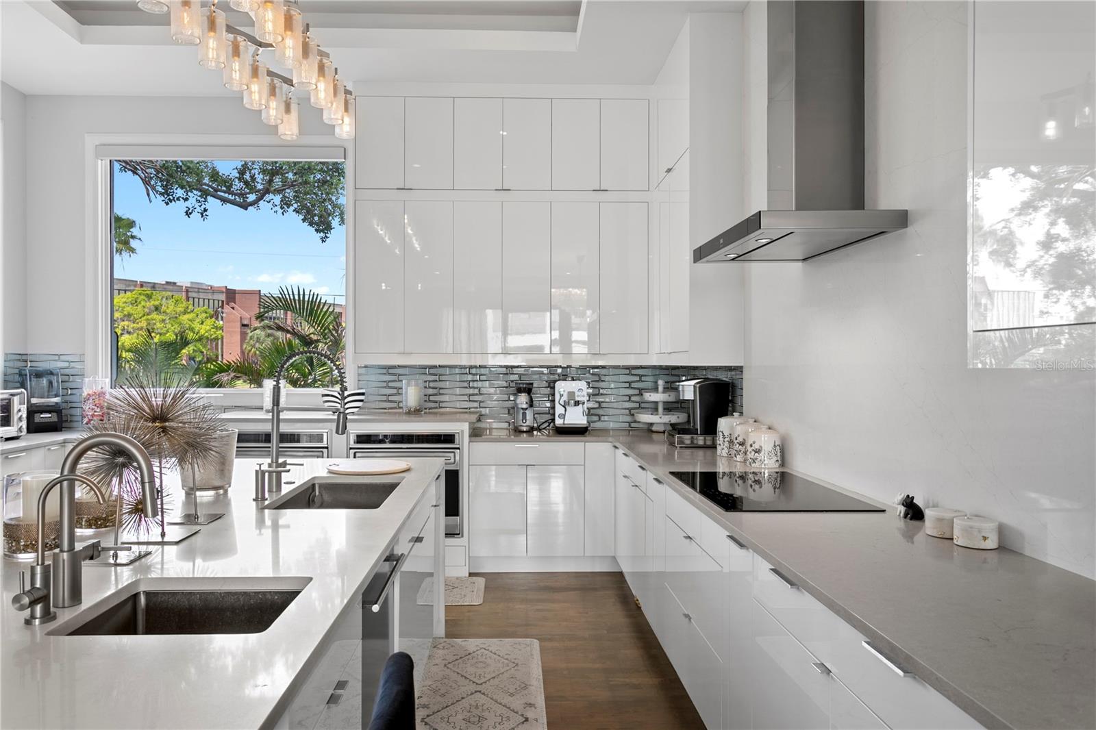 2 SANDPIPER RD, TAMPA, FL, 33609