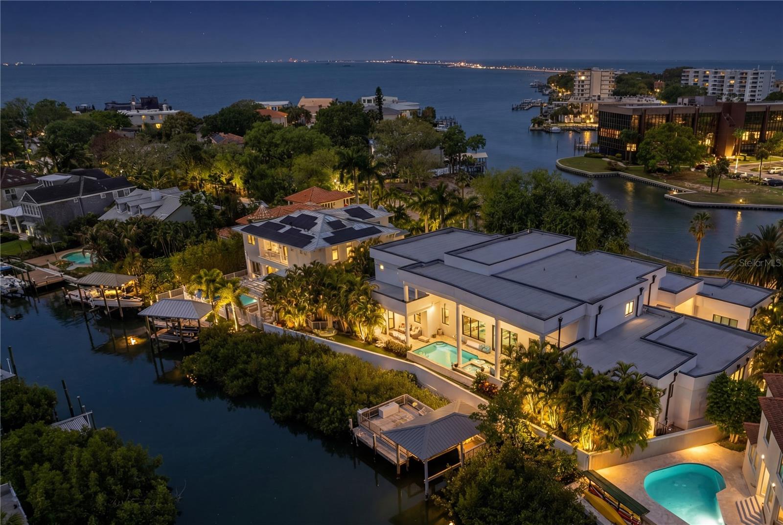 2 SANDPIPER RD, TAMPA, FL, 33609