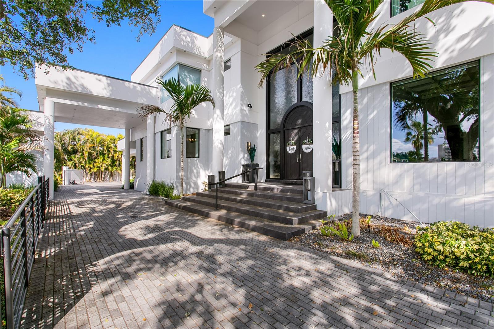 2 SANDPIPER RD, TAMPA, FL, 33609