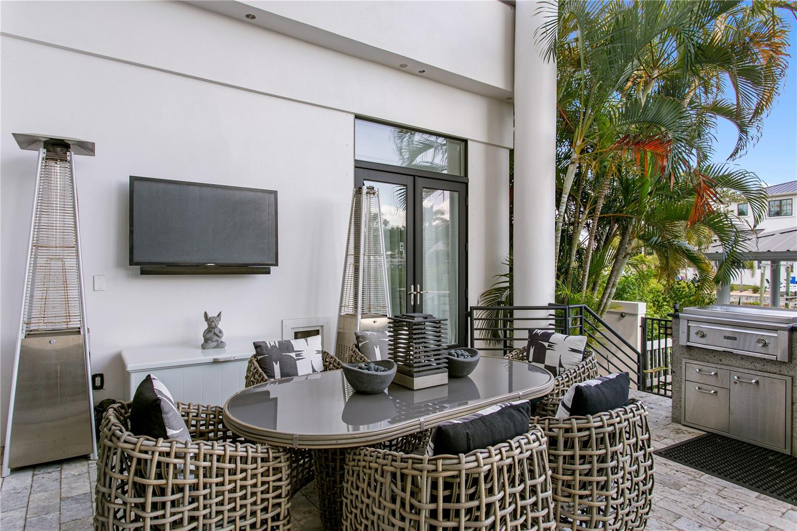 2 SANDPIPER RD, TAMPA, FL, 33609