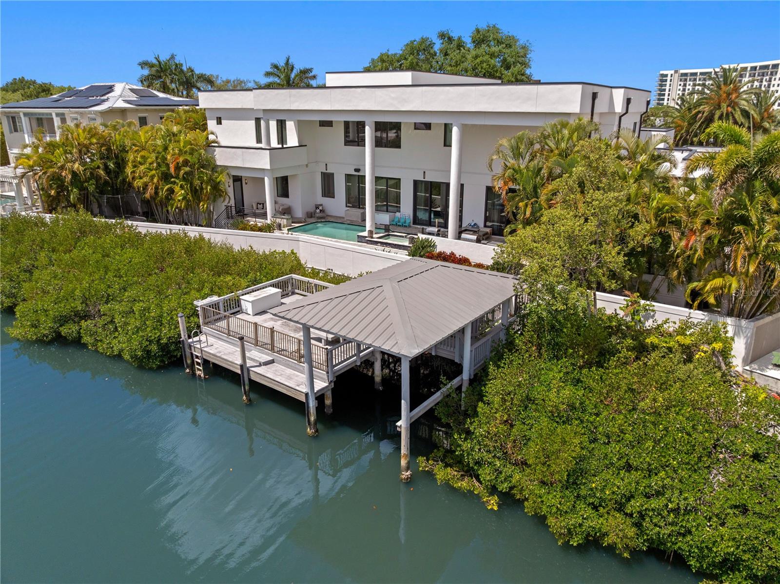 2 SANDPIPER RD, TAMPA, FL, 33609