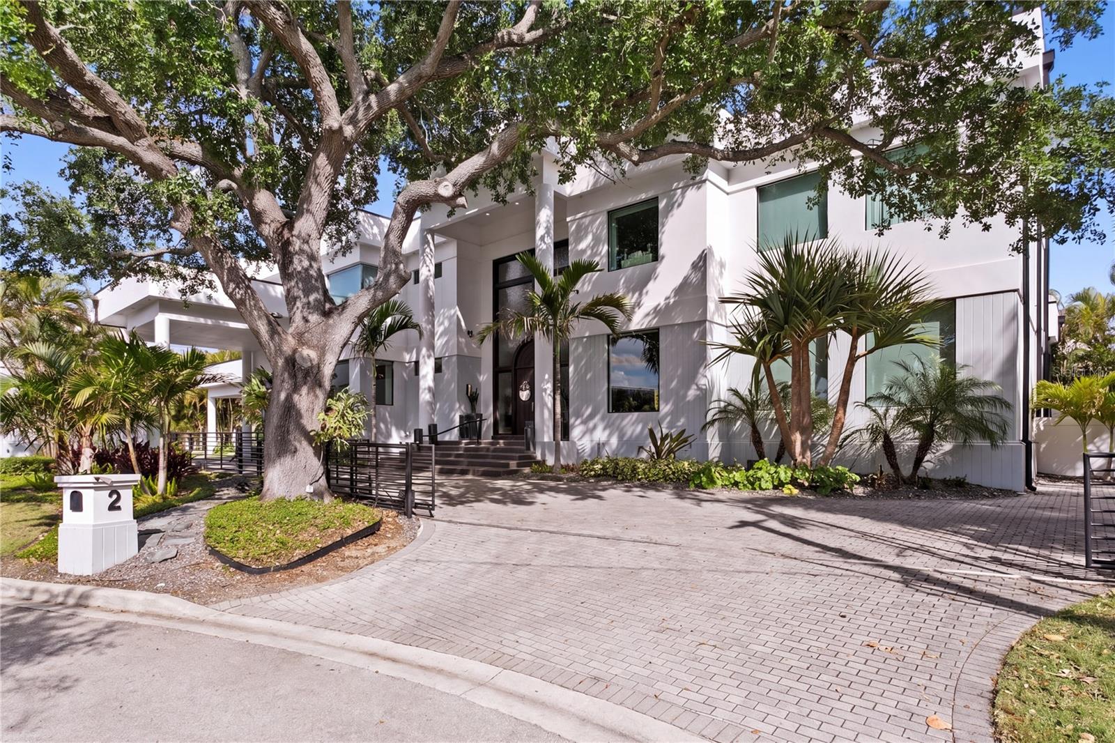 2 SANDPIPER RD, TAMPA, FL, 33609