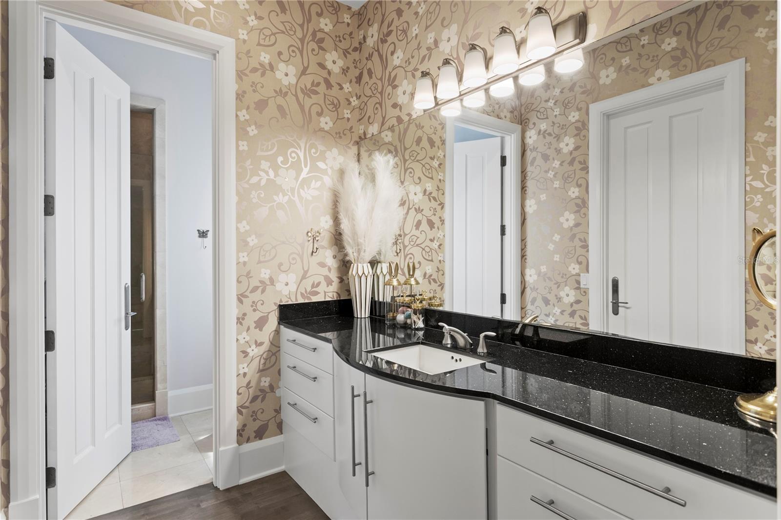 2 SANDPIPER RD, TAMPA, FL, 33609