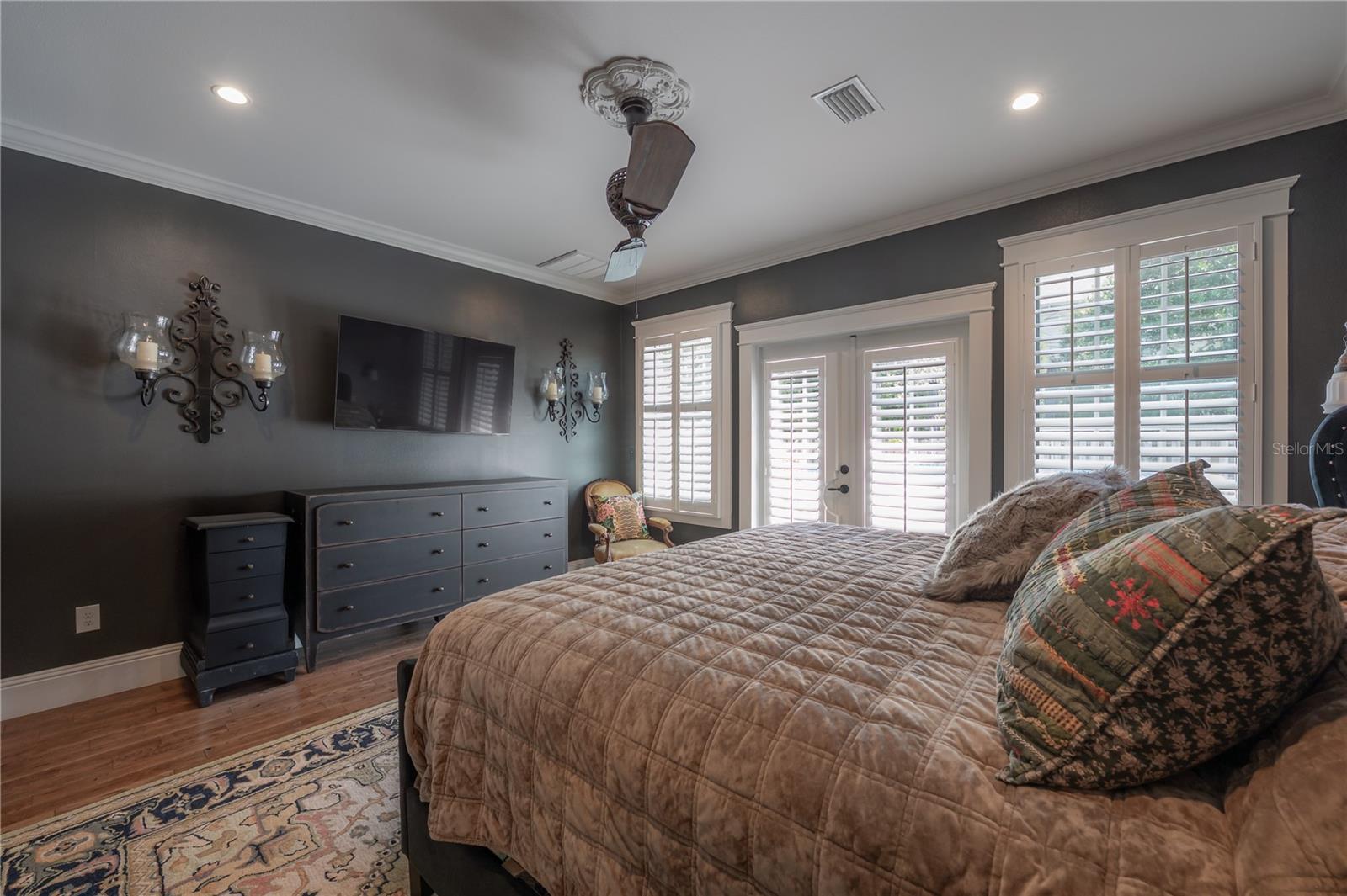 6009 N SUWANEE AVE, TAMPA, FL, 33604