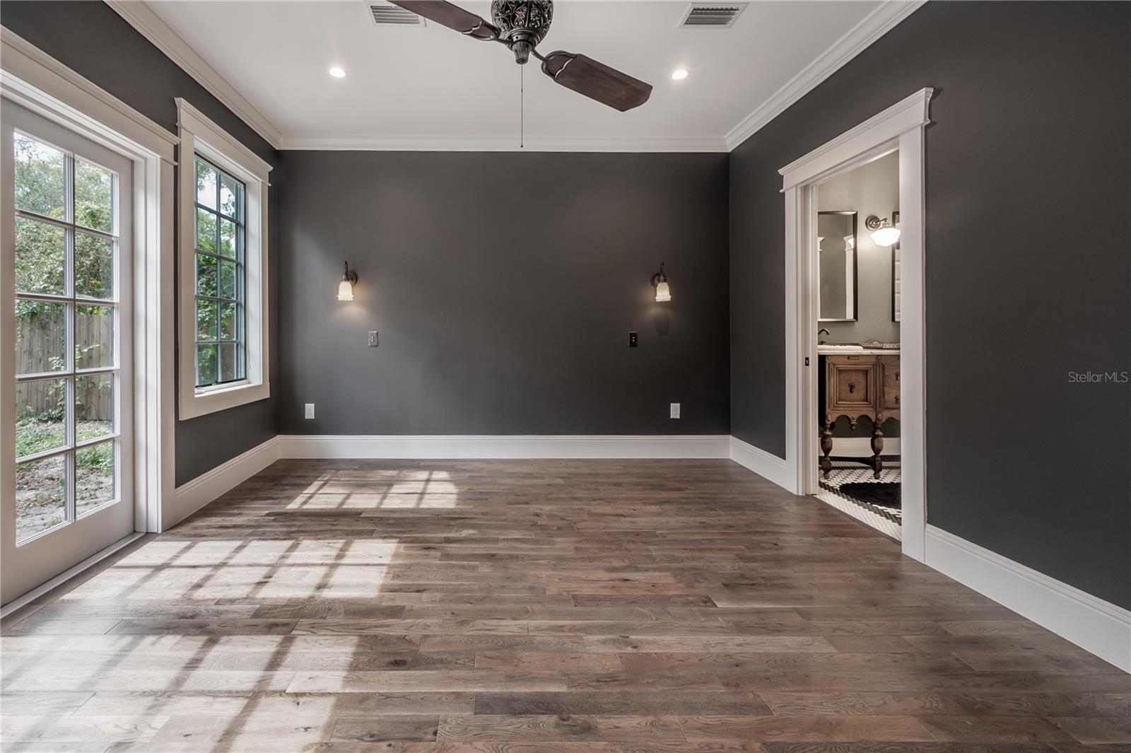 6009 N SUWANEE AVE, TAMPA, FL, 33604