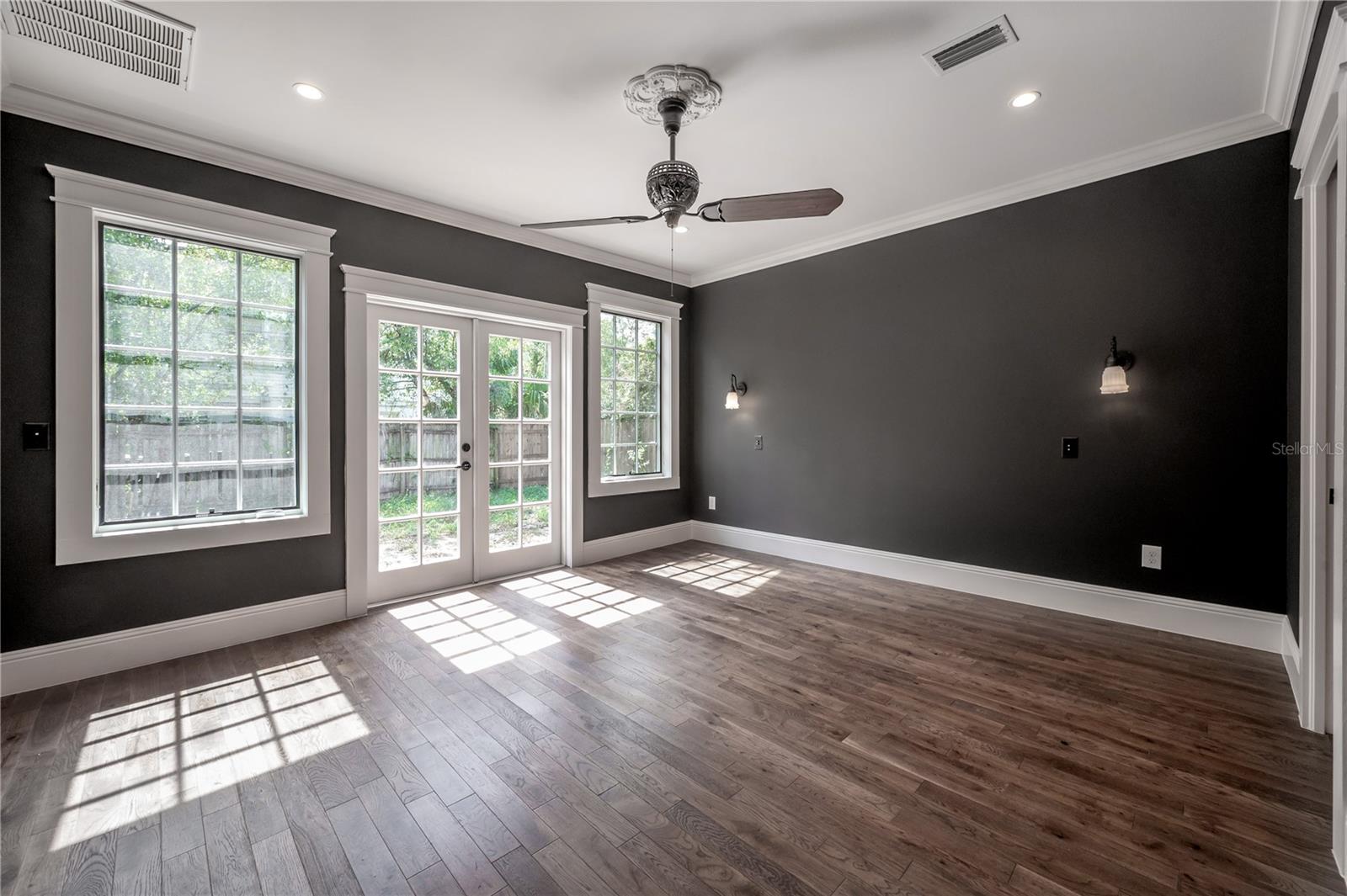 6009 N SUWANEE AVE, TAMPA, FL, 33604