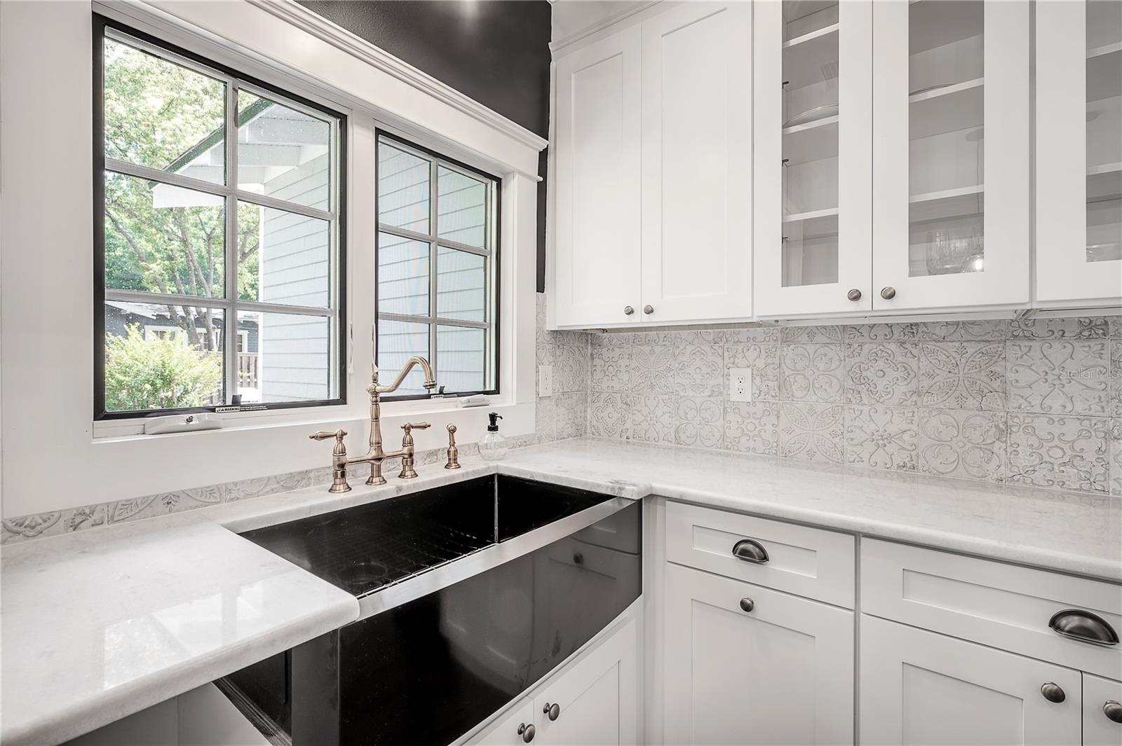 6009 N SUWANEE AVE, TAMPA, FL, 33604