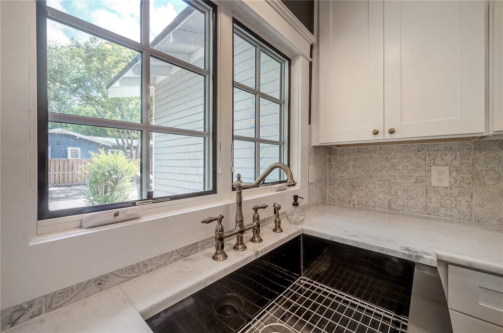 6009 N SUWANEE AVE, TAMPA, FL, 33604