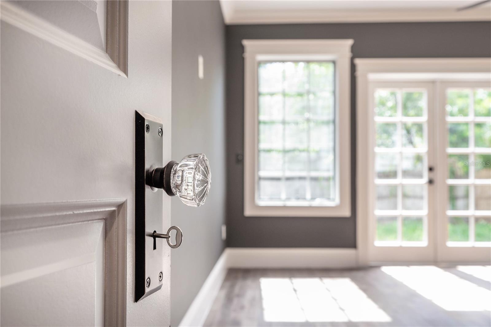 6009 N SUWANEE AVE, TAMPA, FL, 33604