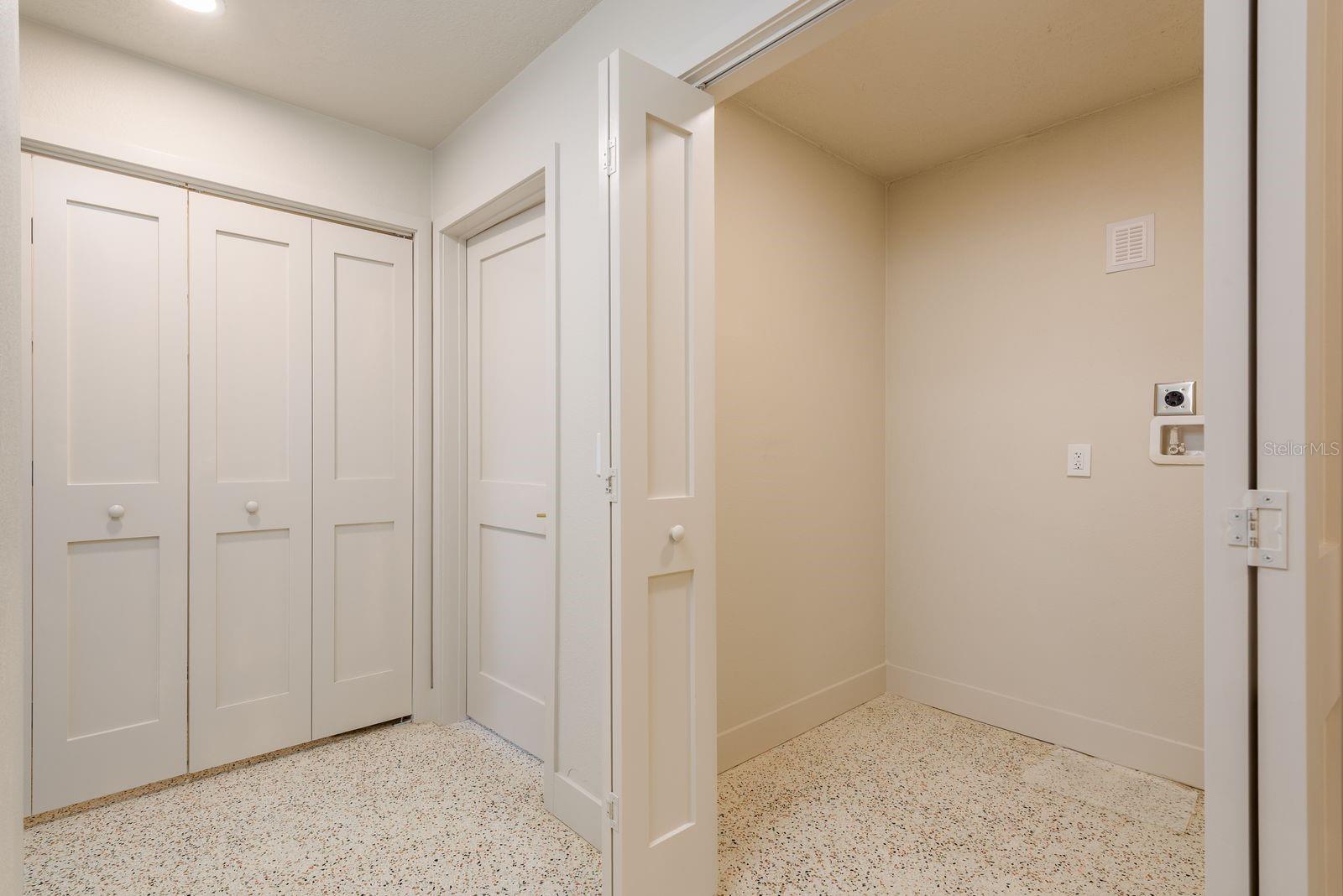 2347 WATROUS DR, DUNEDIN, FL, 34698