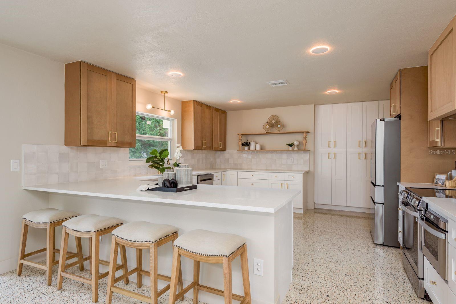 2347 WATROUS DR, DUNEDIN, FL, 34698