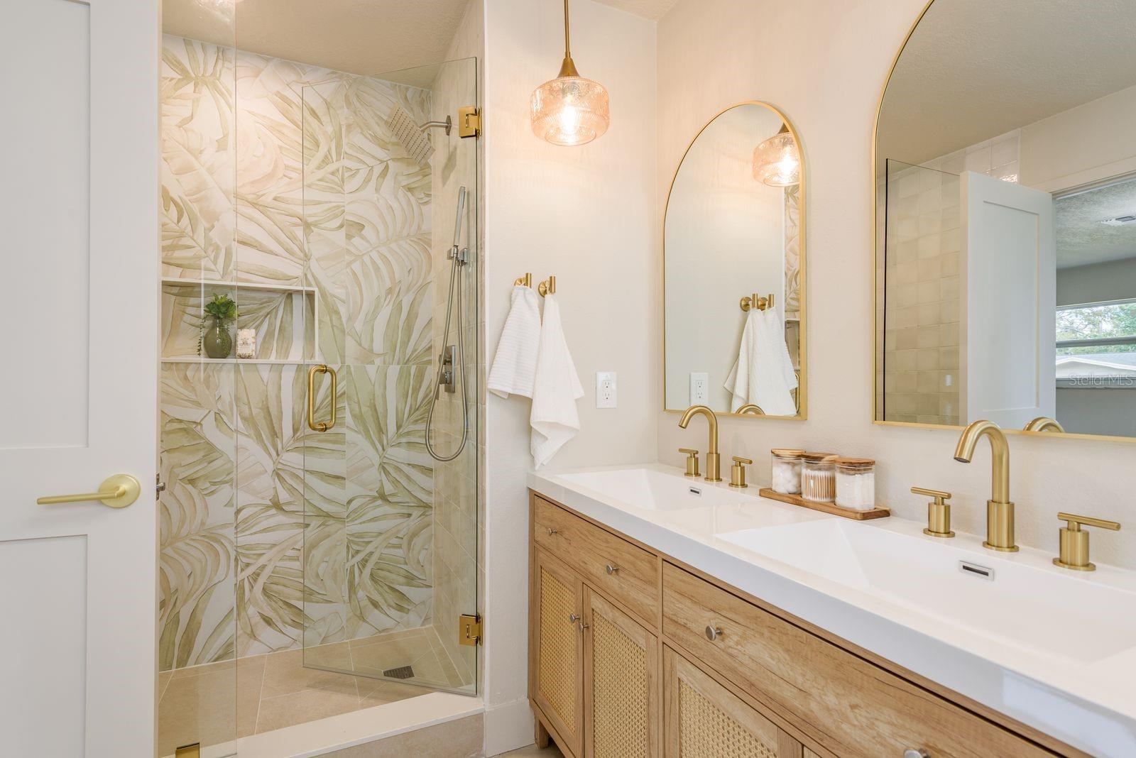 2347 WATROUS DR, DUNEDIN, FL, 34698