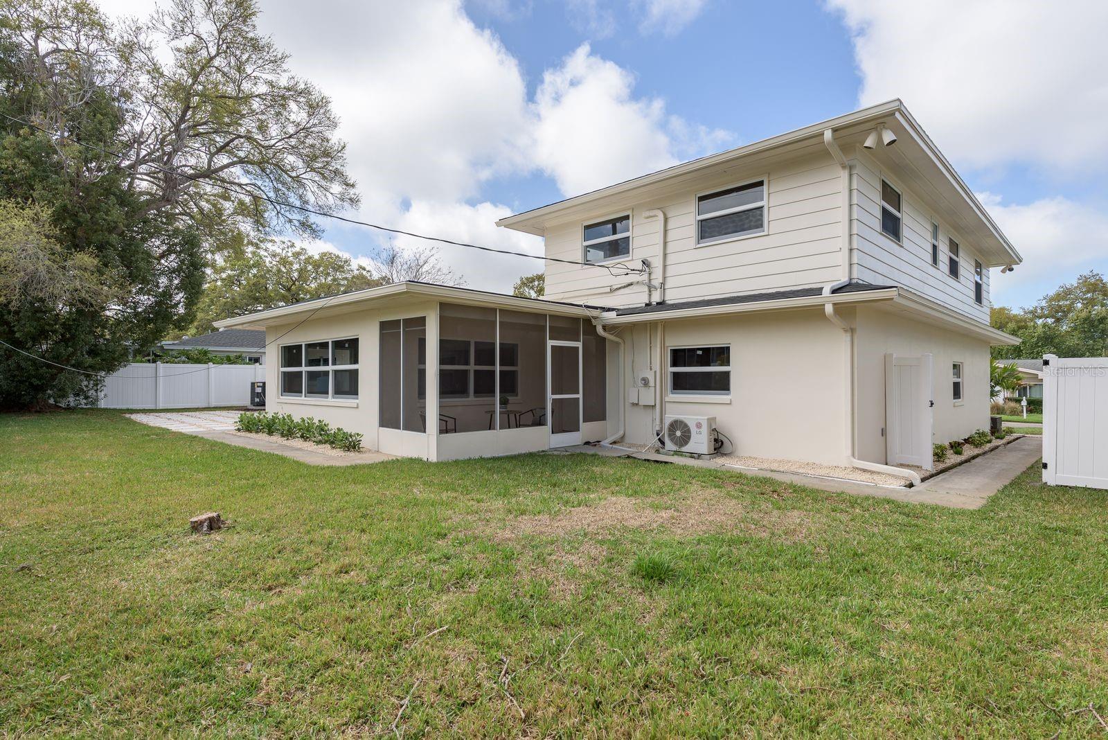 2347 WATROUS DR, DUNEDIN, FL, 34698