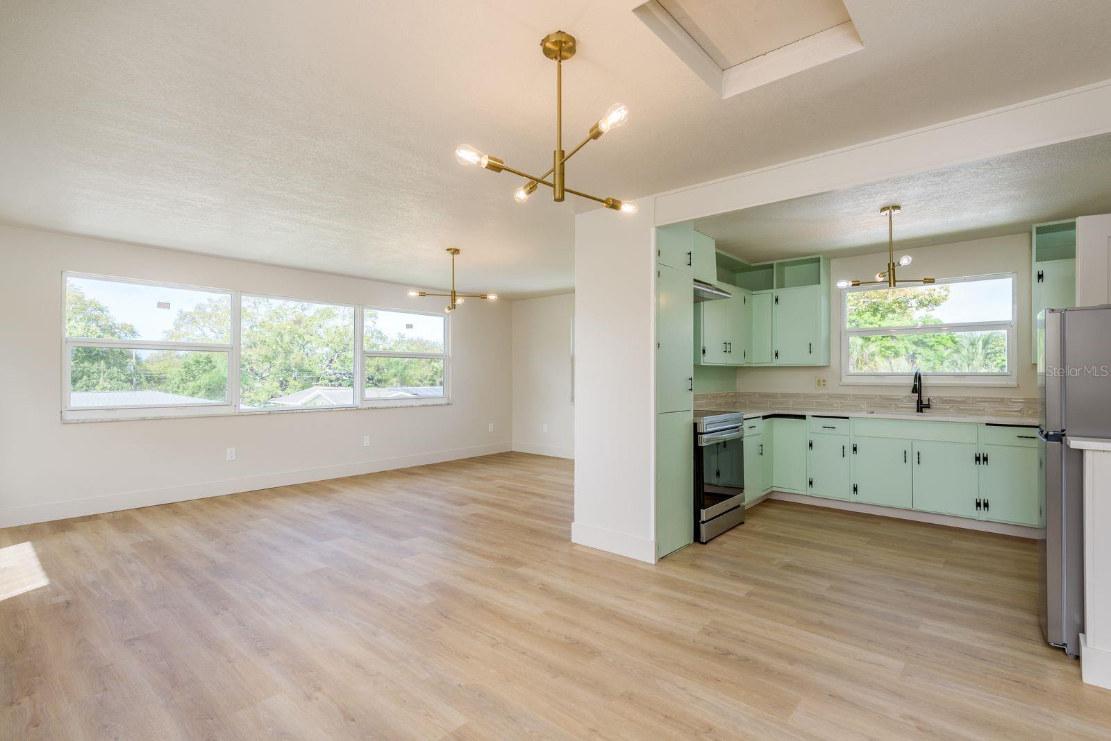 2347 WATROUS DR, DUNEDIN, FL, 34698