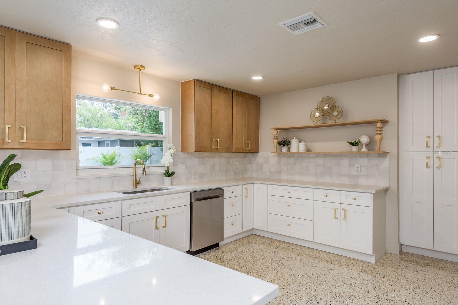 2347 WATROUS DR, DUNEDIN, FL, 34698