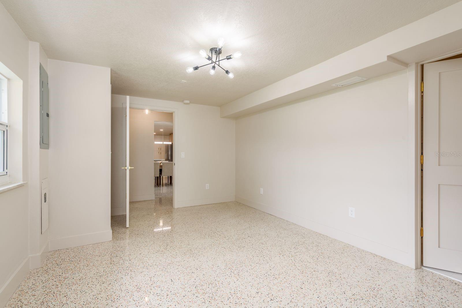 2347 WATROUS DR, DUNEDIN, FL, 34698