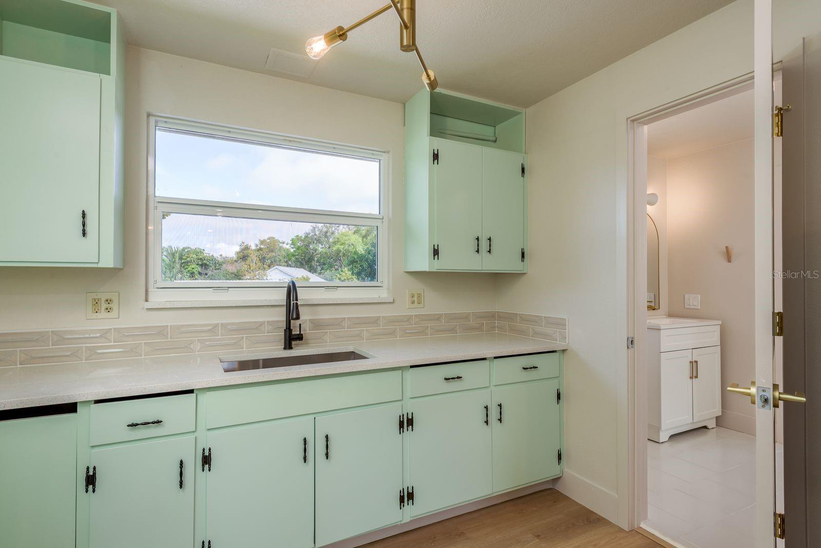 2347 WATROUS DR, DUNEDIN, FL, 34698