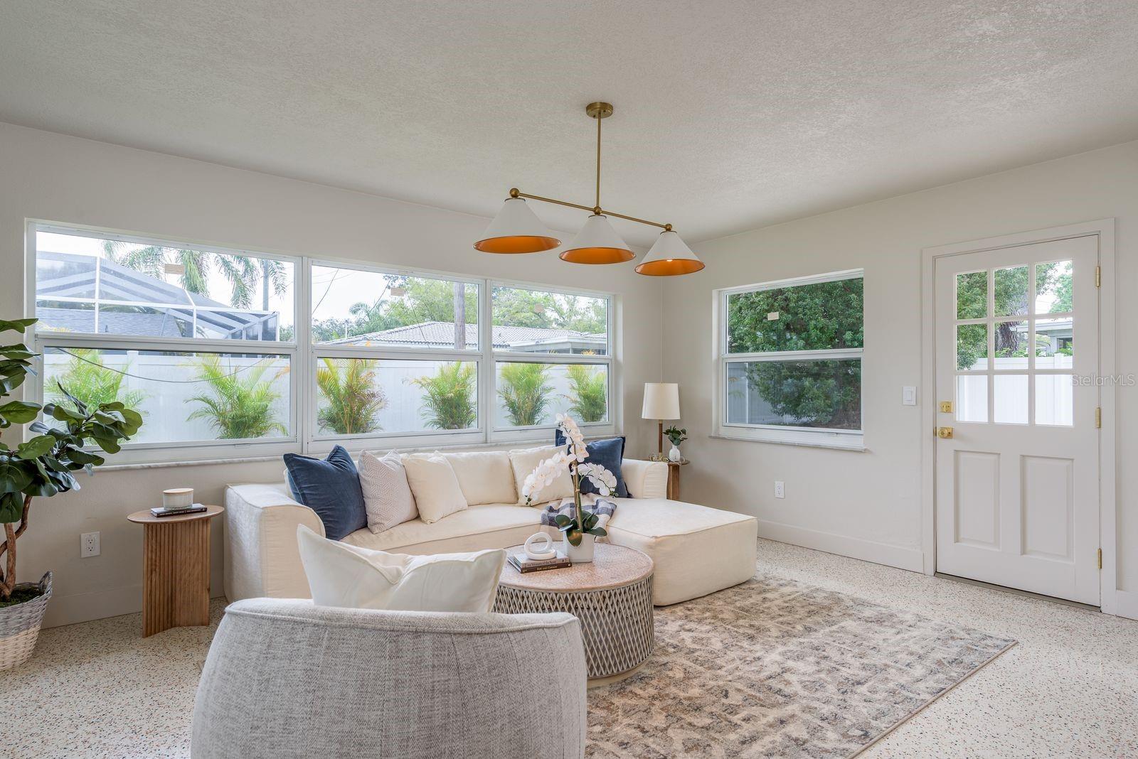 2347 WATROUS DR, DUNEDIN, FL, 34698