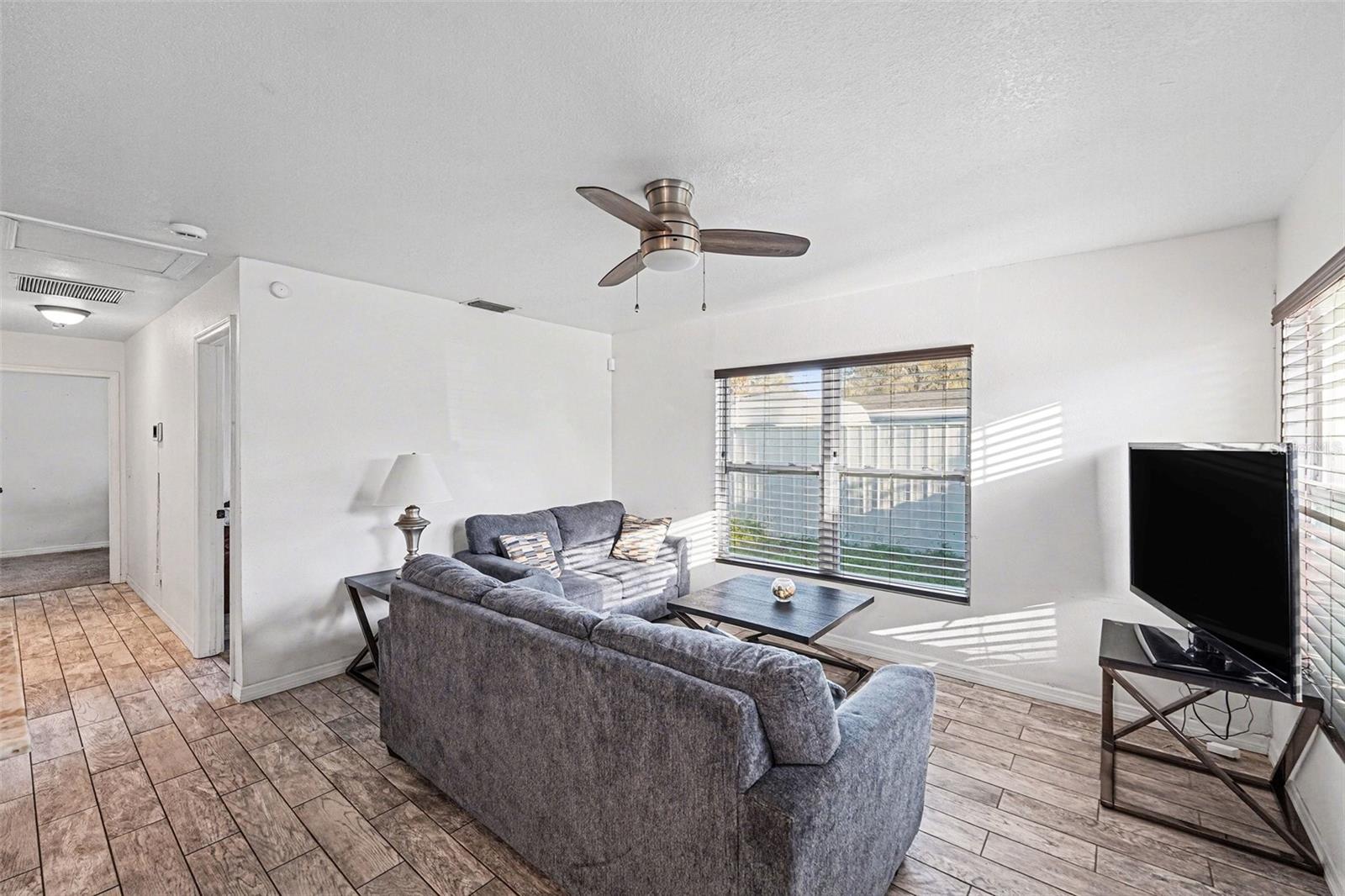 4014 N MCLANE DR, TAMPA, FL, 33610