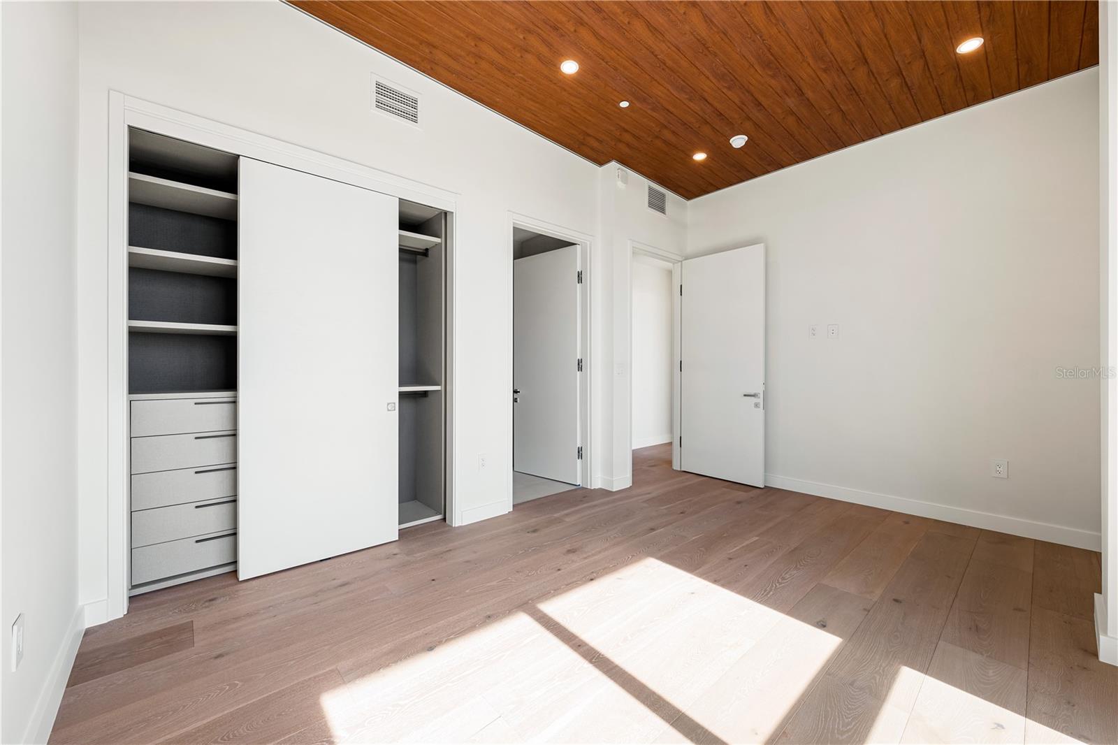 111 GOLDEN GATE #801PH, SARASOTA, FL, 34236