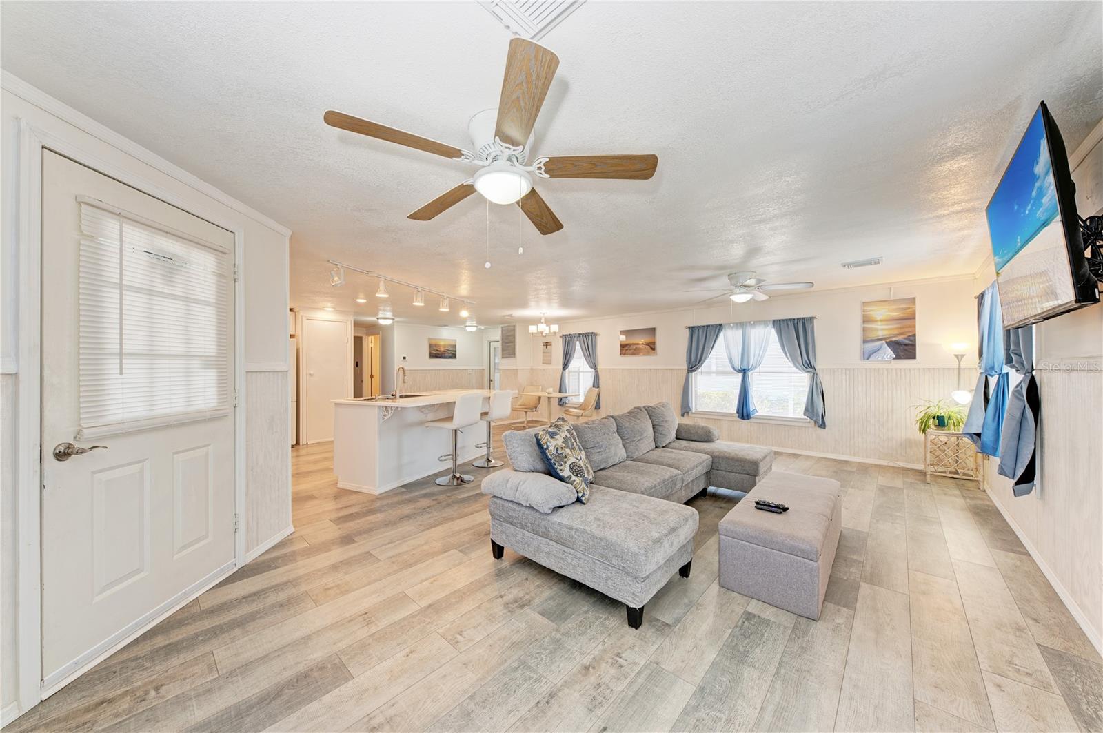 2 S FLORA VISTA ST, ENGLEWOOD, FL, 34223