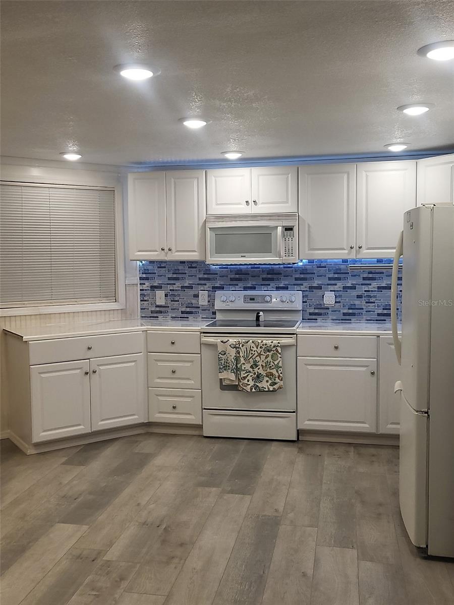 2 S FLORA VISTA ST, ENGLEWOOD, FL, 34223