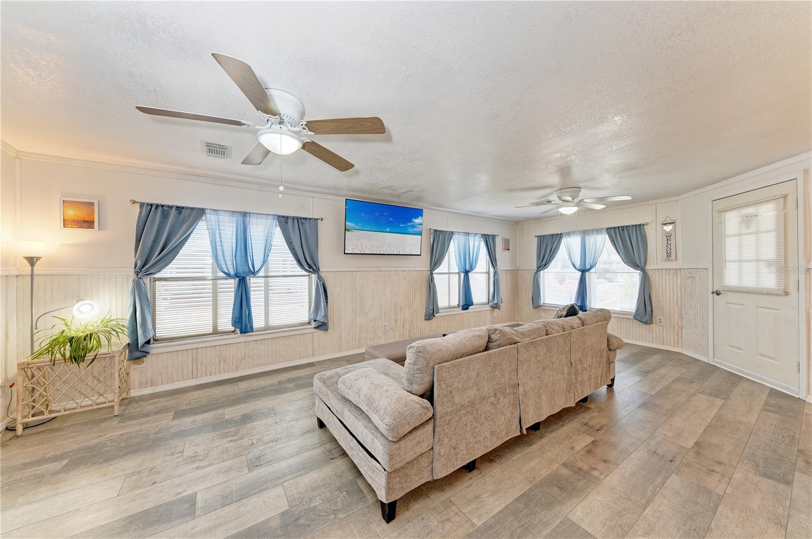 2 S FLORA VISTA ST, ENGLEWOOD, FL, 34223