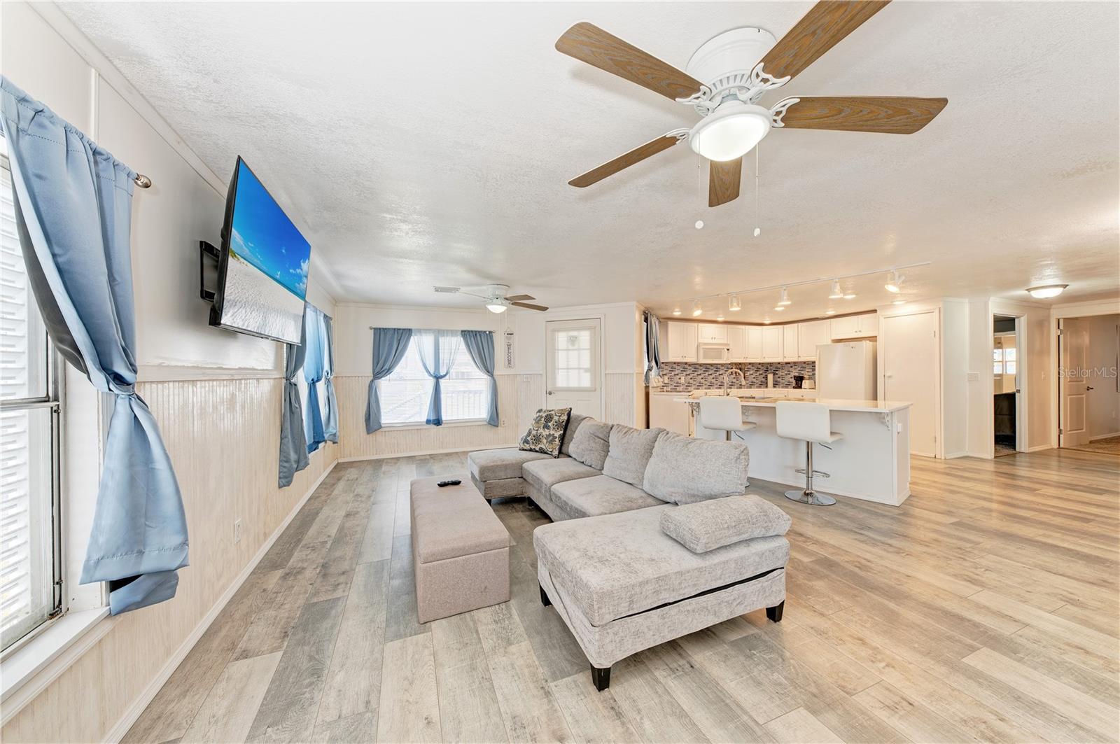 2 S FLORA VISTA ST, ENGLEWOOD, FL, 34223
