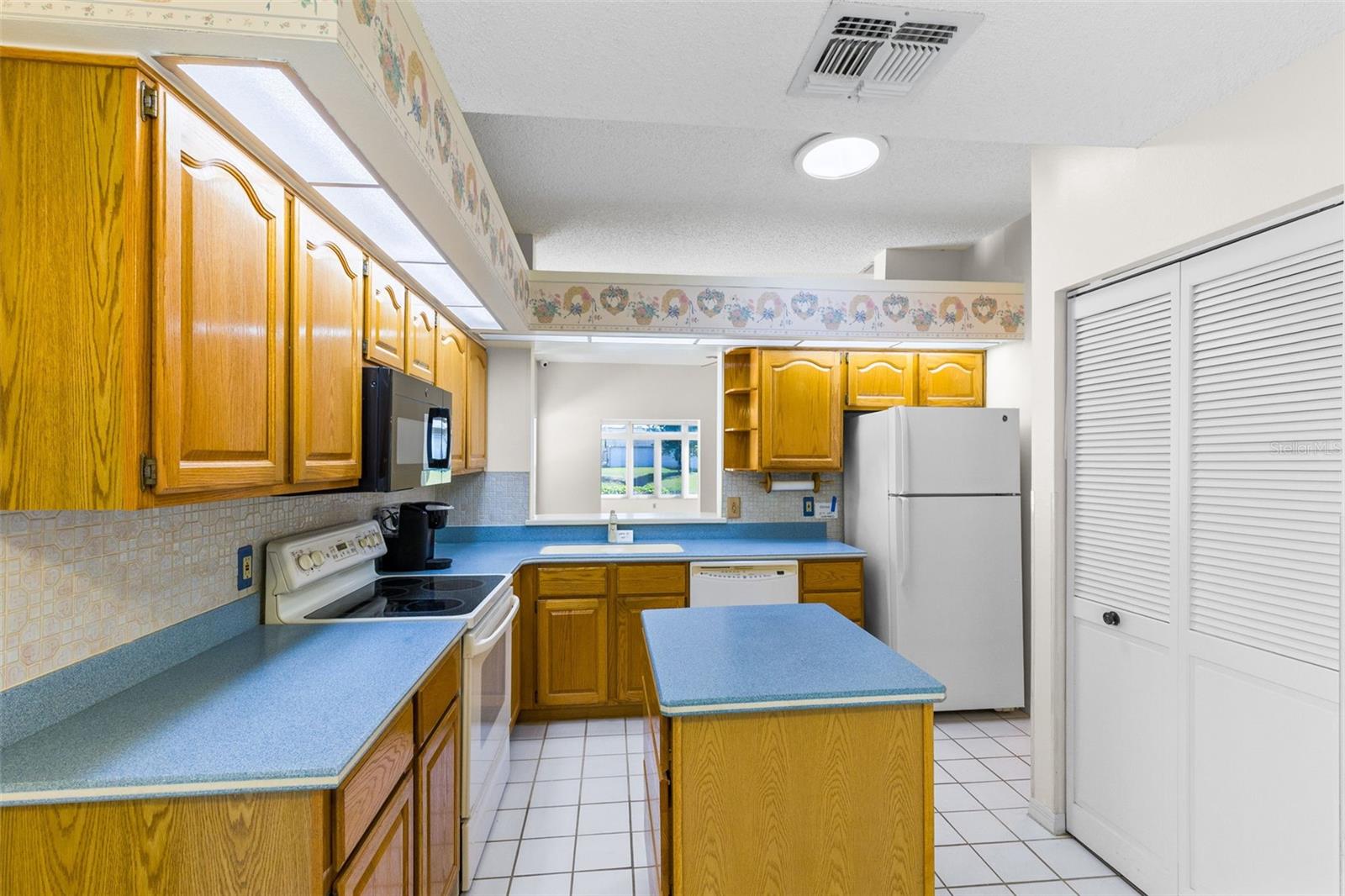 5884 PARKVIEW POINT DR, ORLANDO, FL, 32821