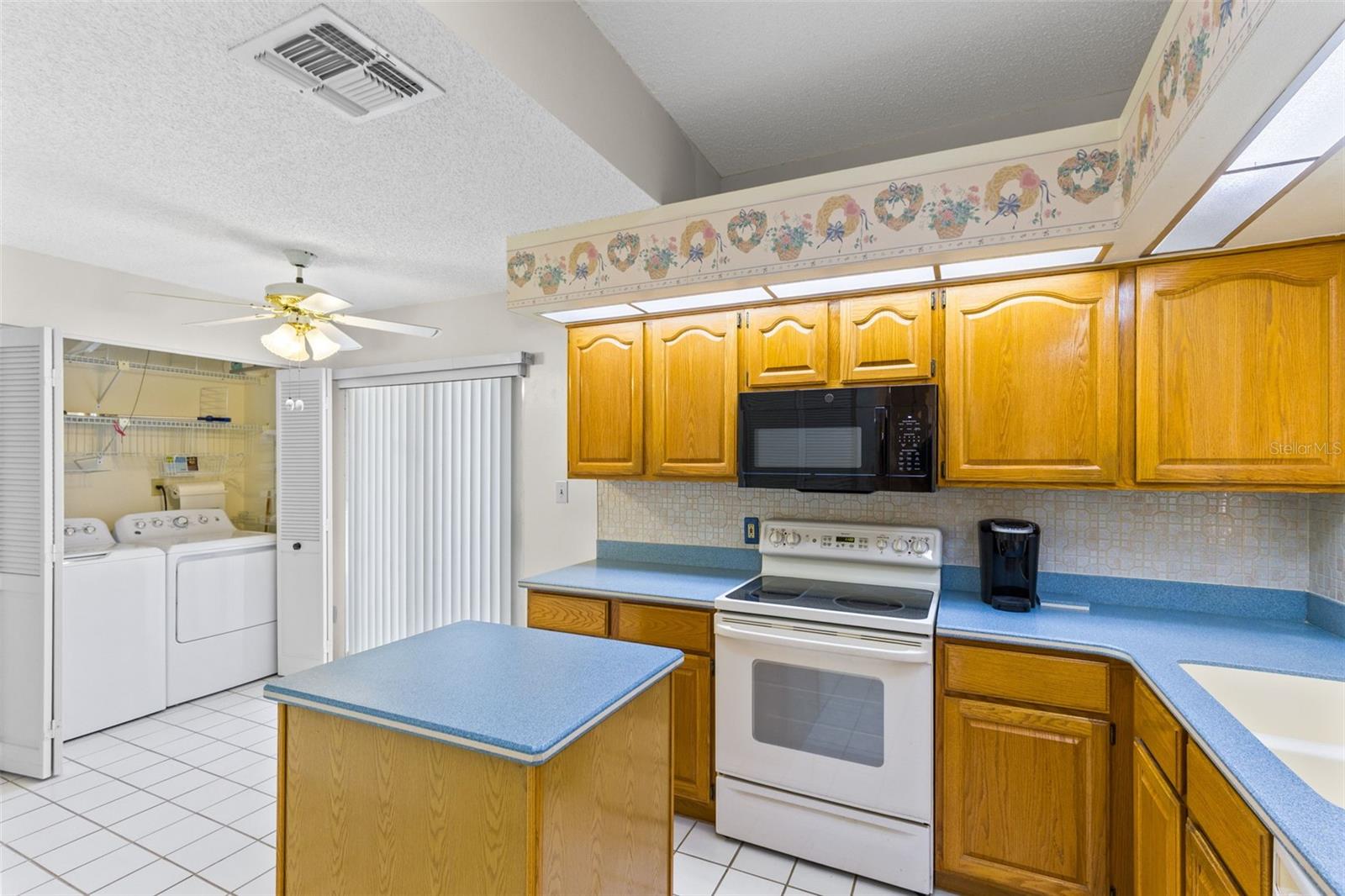5884 PARKVIEW POINT DR, ORLANDO, FL, 32821